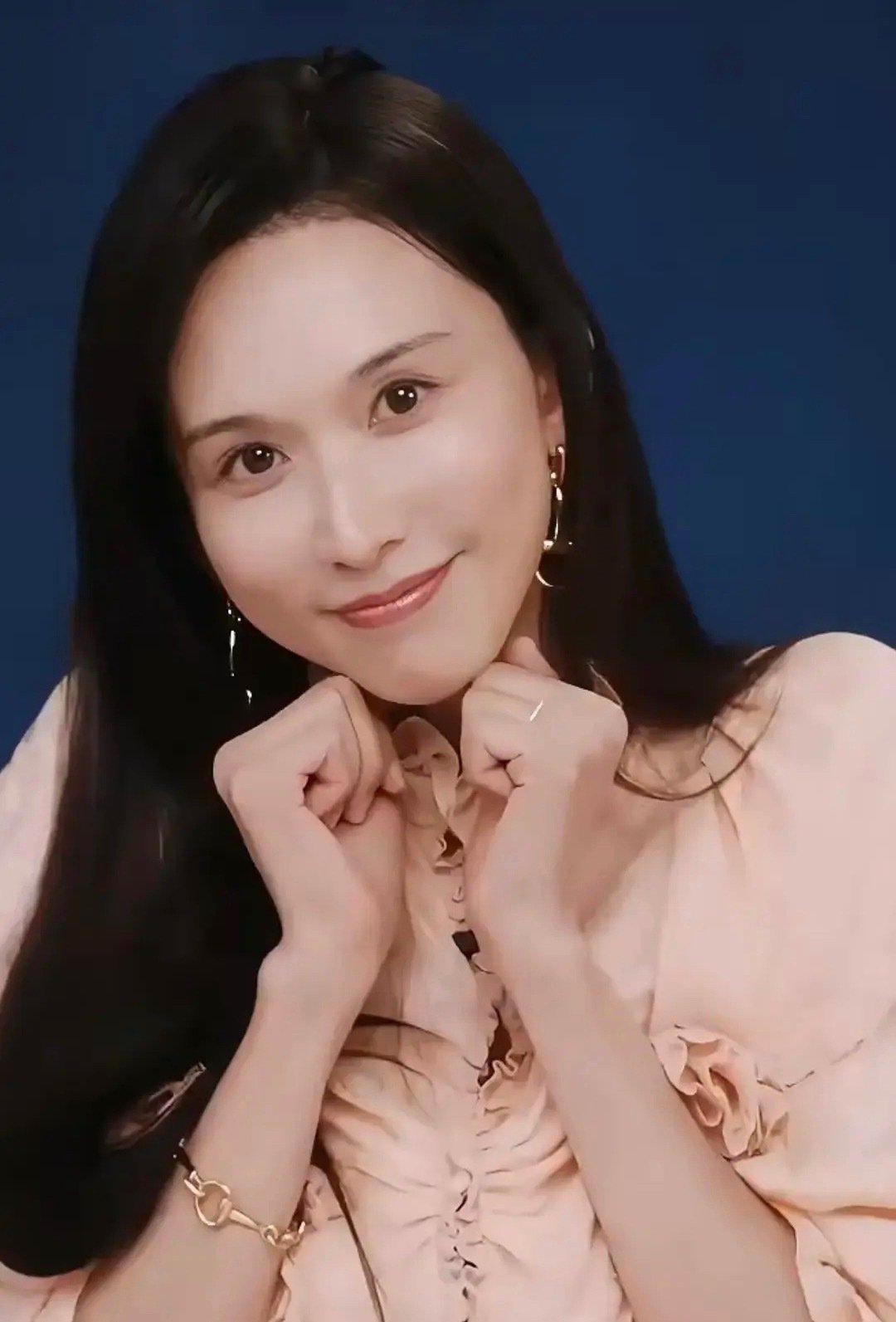#林志玲容貌和气质都大不如前了#
林志玲近照
说实话我没认出来[泪奔][泪奔]… ​