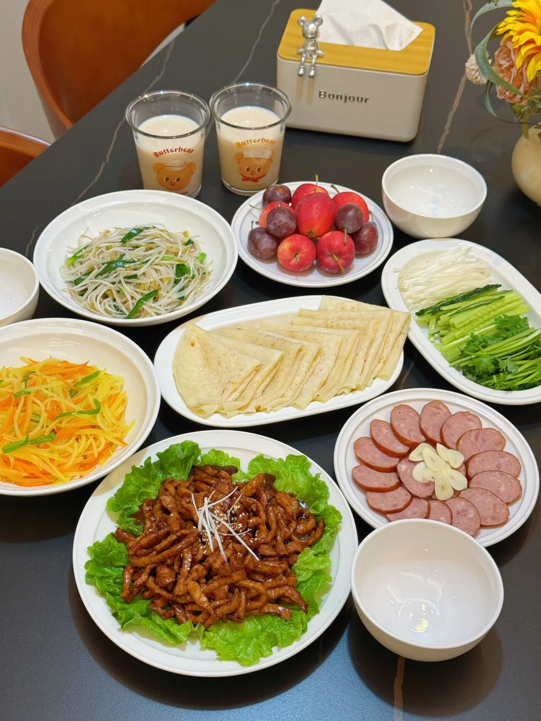 餐桌上的家常卷饼