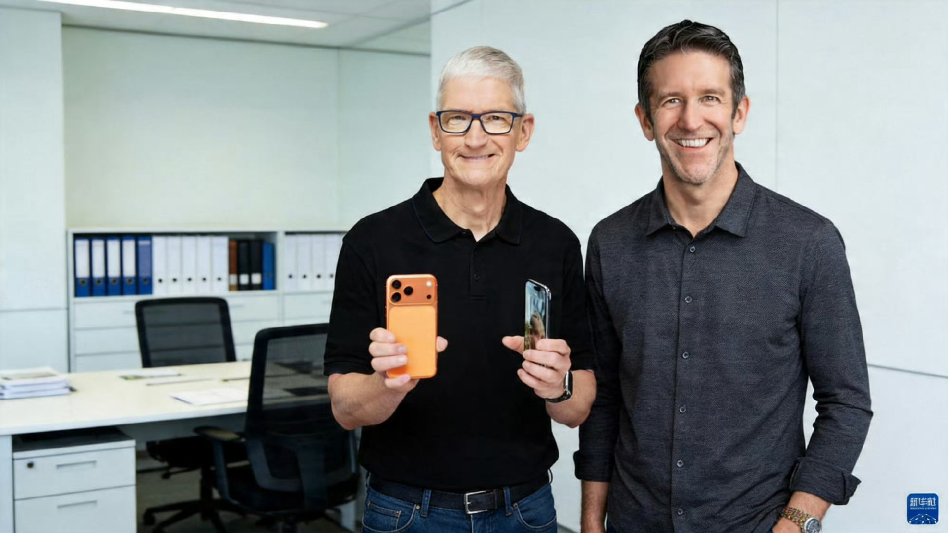#苹果新CEO首要任务#苹果新CEO上任，首要压力就是搞定Apple Intelligence，既要落地折叠iPhone等重磅新品，稳住硬件基本盘，还要补齐AI体验短板，应对同行竞争。
所以说，没有什么班是好上的[doge] ​