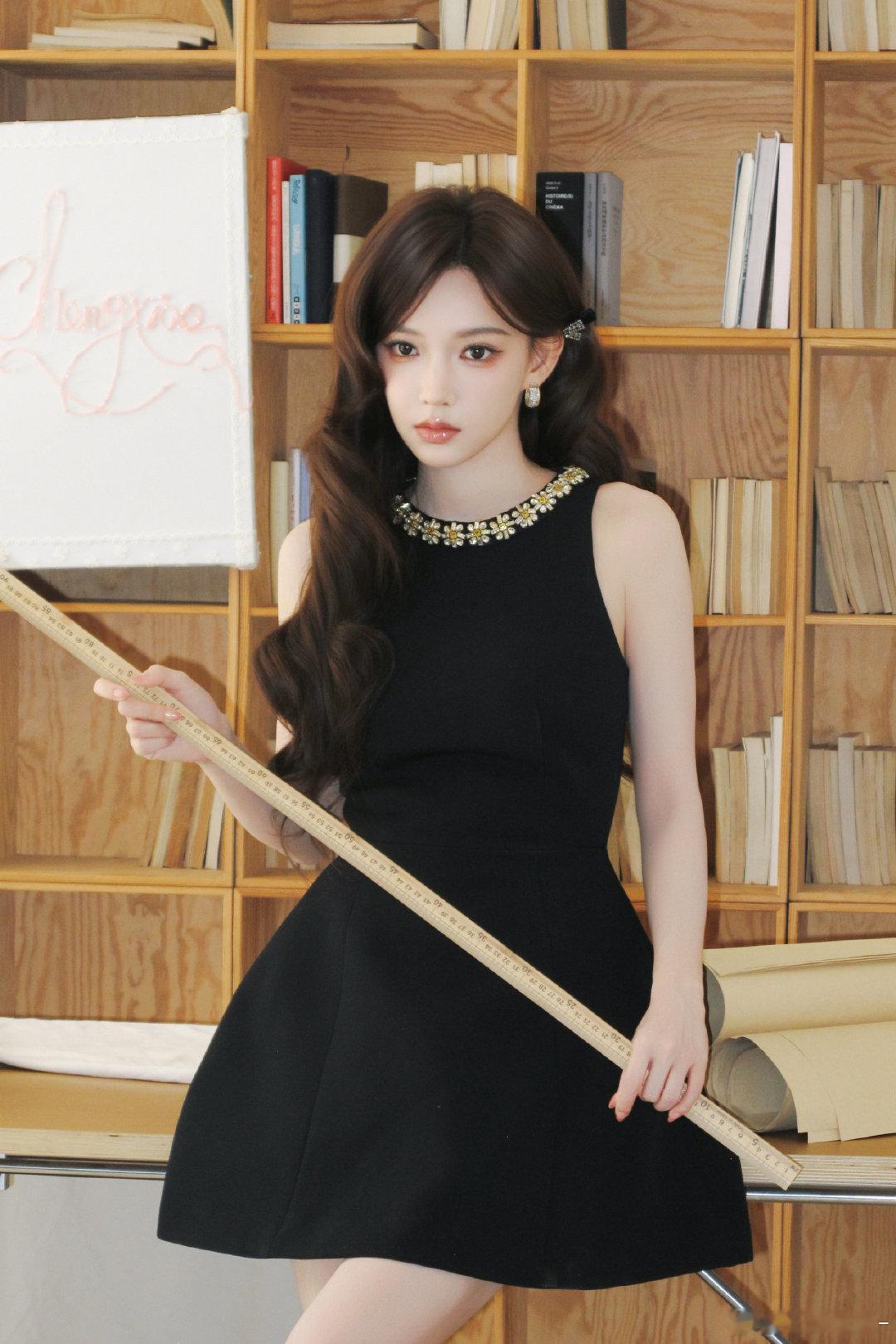 #程潇[超话]#  cx #程潇悠莱防晒推荐官#cx#程潇#

吹风落叶下雪这一年就又要过去了.

​