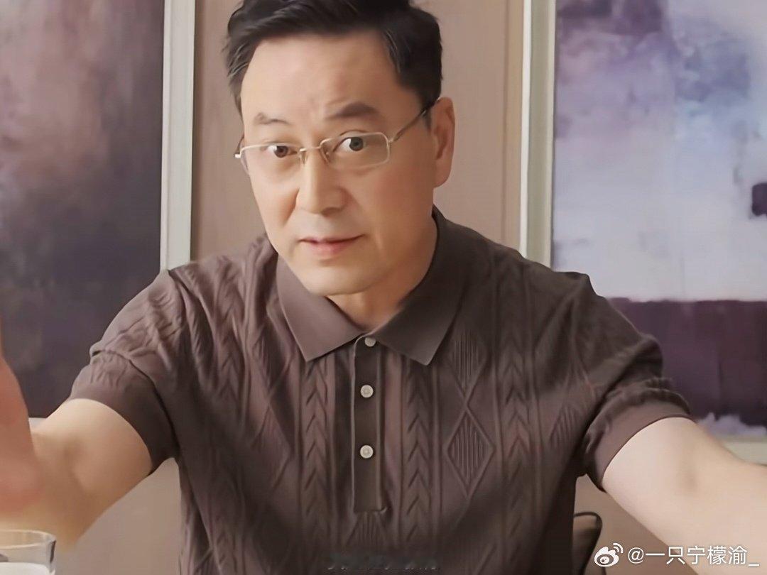 我真不行了，老师长得特别像池骋他爸，一摊手我就想起来那个“我是在拯救你”

笑得不行了 ​