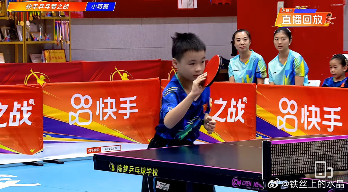 #陈梦看亚运会感叹球速快# 上快手搜乒乓梦之战，就能看到冠军们线下相聚的画面，陈梦一边带着大家参观乒校，一边聊亚运赛场球速的变化。 ​