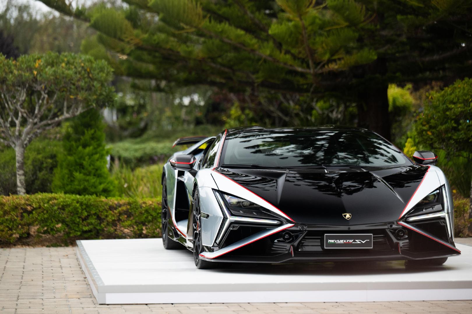 Lamborghini Revuelto SV            ...
