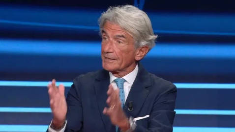 格拉齐亚诺·切萨里，前裁判主管、如今在梅迪亚塞特频道担任知名评论员，在...