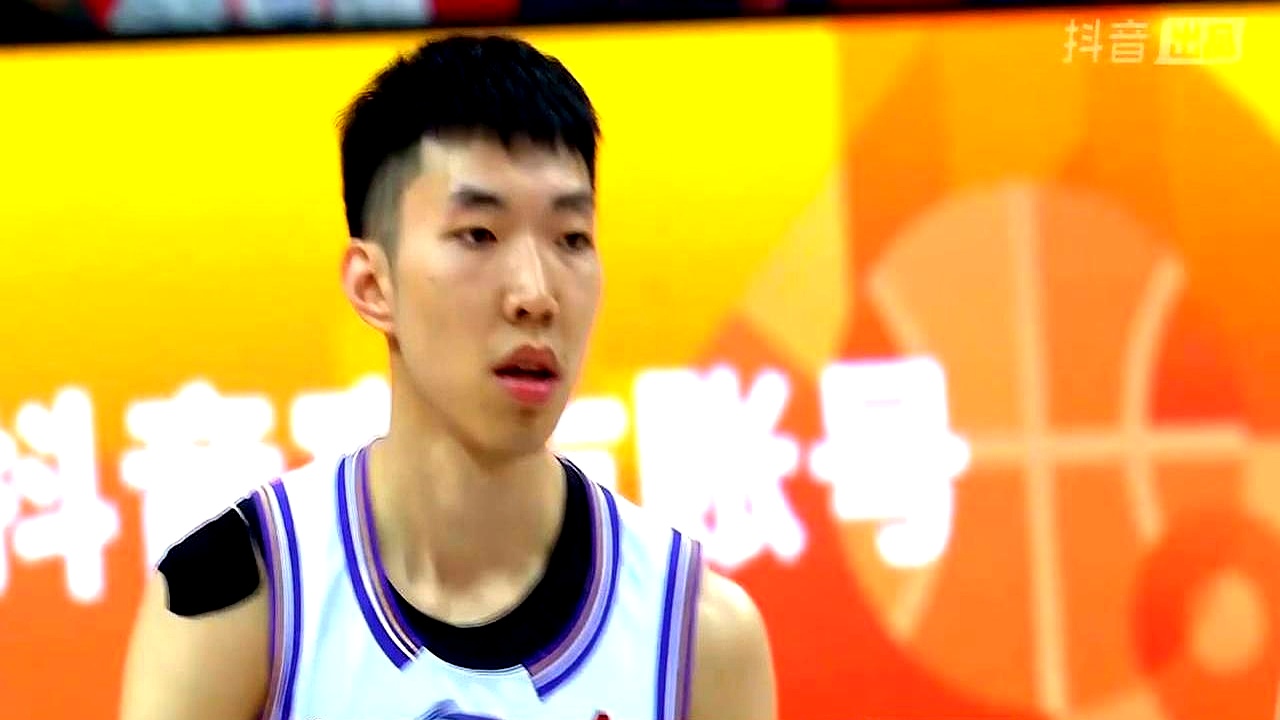 昨晚这场CBA，到了第四节才像电影开了慢动作，比分定格在89比88，江...