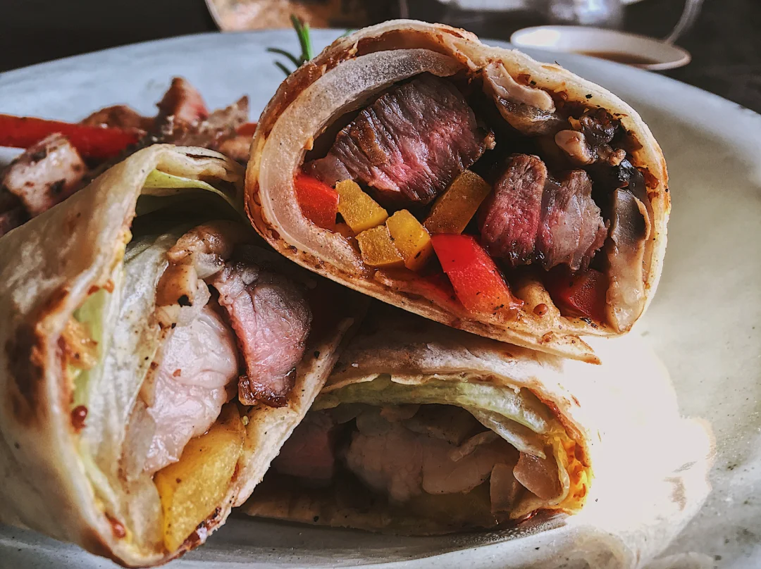 周四☀️｜💥超满足的Brunch【牛排🥩卷】🌯