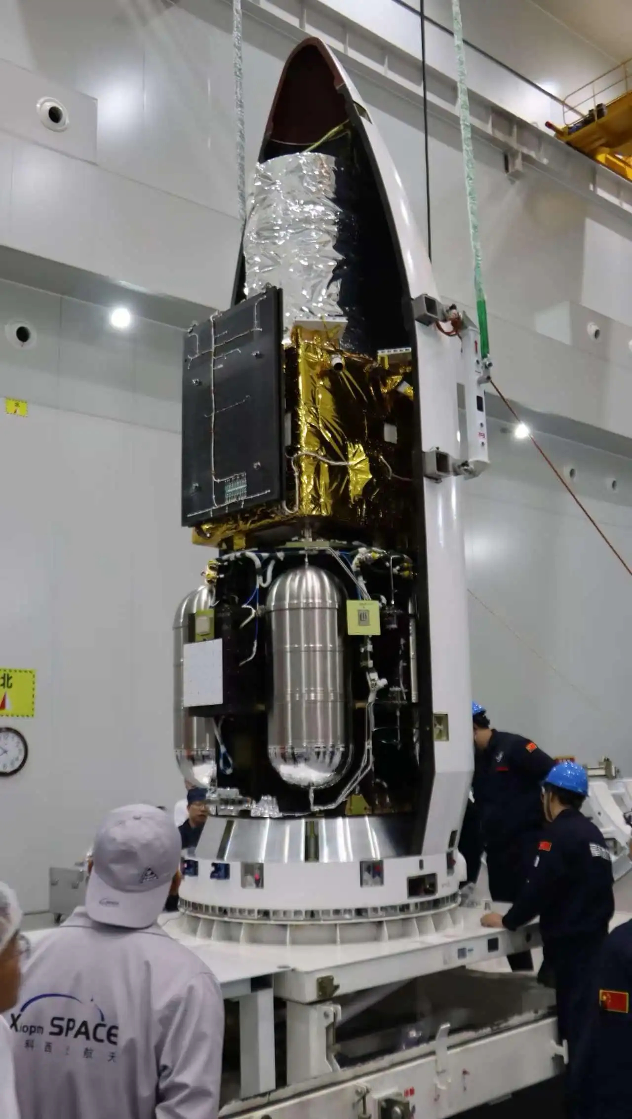 五羊星座先导A星（西光肆号01星）合罩画面

==========

从太空俯瞰地球，南北纬35度之间是一条名副其实的“地球金腰带”：覆盖全球99个国家，承载超60%的人口，贡献超过70%的全球经济总量，是人口集聚、经贸活跃、航运密集、生态多样的核心地带。

但这里也是台风、洪涝、滑坡、赤潮、森林火灾等灾害 ​