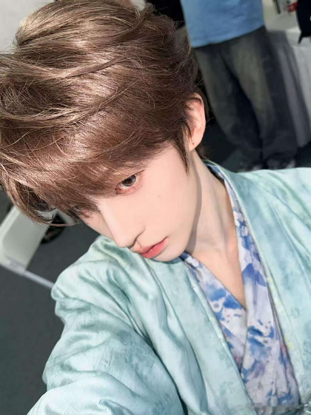 #刘宇国风美少年# ly#刘宇全能艺人# 

只有追星才让我知道我没有失去爱人的能力和勇气

​