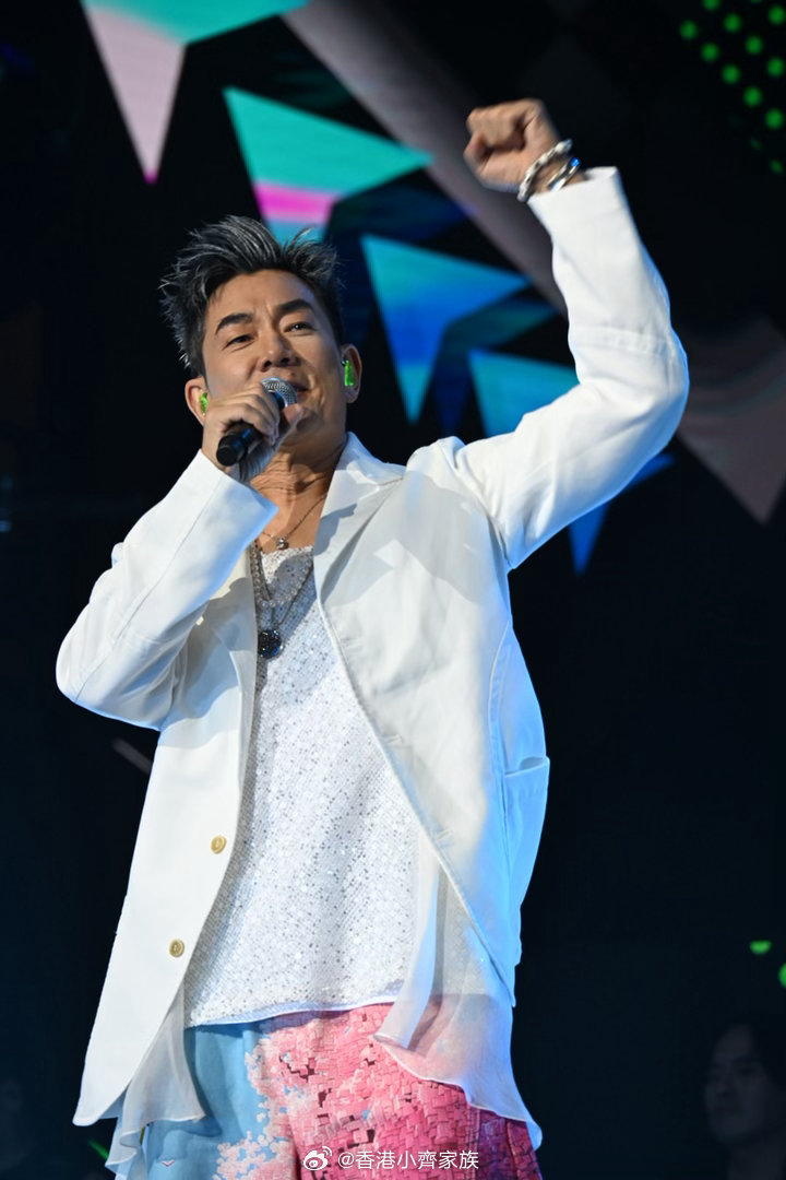 太專心看演唱會，兩場就只拍了幾張相🤣🤣
#任賢齊齊跡2026演唱會馬來西亞站#
#任贤齐[超话]# ​