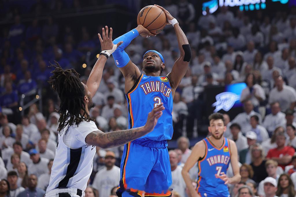 北京时间5月21日上午，NBA西部决赛第二战继续在俄克拉荷马进行。吸取...