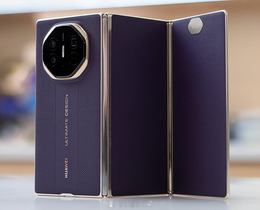一、 发布动态与形态重构- 定档发布：HarmonyOS 7 | HUAWEI Mate XT 2及全场景新品发布会定档2026年9月7日。- 形态演进：从前代Z型折叠升级为G型（U型）双内折的“展