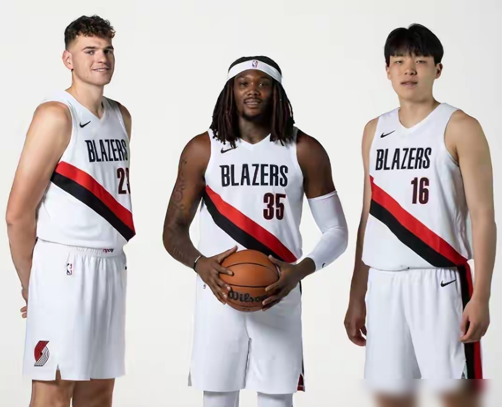 半场领先近20分，最后倒输21分！开拓者更衣室里，估计连空气都是苦的。...