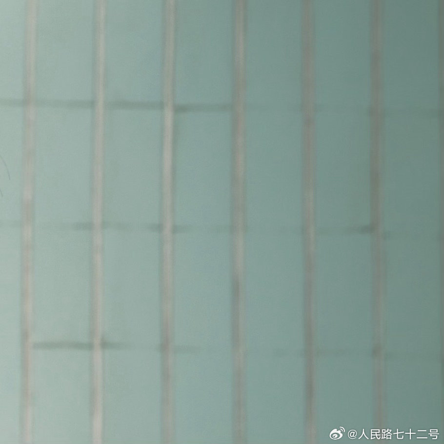 Girl you know you drive me crazy
Playin cool is so overrated
Won't you say it first
I'm no good with words
——张颜齐《No Explanations》 ​