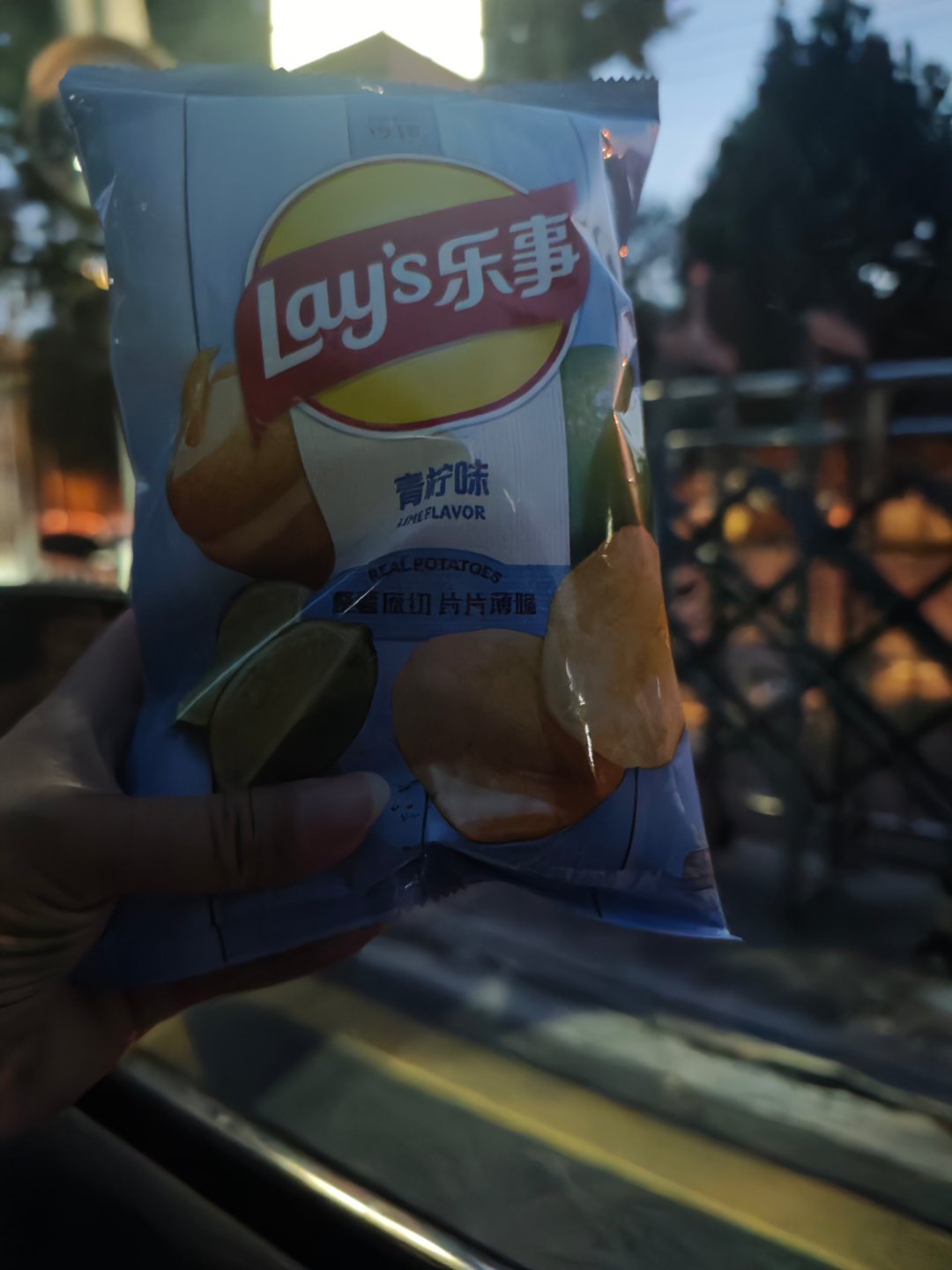 #沈腾范丞丞胡先煦的新乐事来了#  焕新出发

看到乐事和沈腾、范丞丞、胡先煦携手合作，三个不同性格，不同年龄的“男神”组成“现发团”的那一刻，美丽我差点欢喜的从沙发上弹起来。
这也太惊喜了！
乐事也太会了吧！不愧是懂大众的美食搭子！！！
当熟悉的黄色包装再一次焕新登场，沈腾、范丞丞、胡 ​