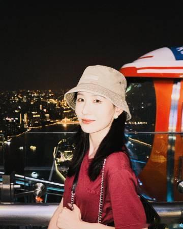 哟嘿 一个美女在广州塔<br />photo by另一个美女（得意）