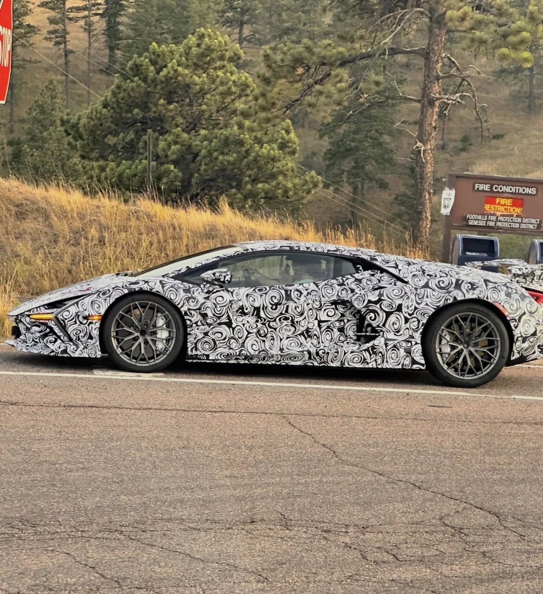 2027 Lamborghini Revuelto SV谍照