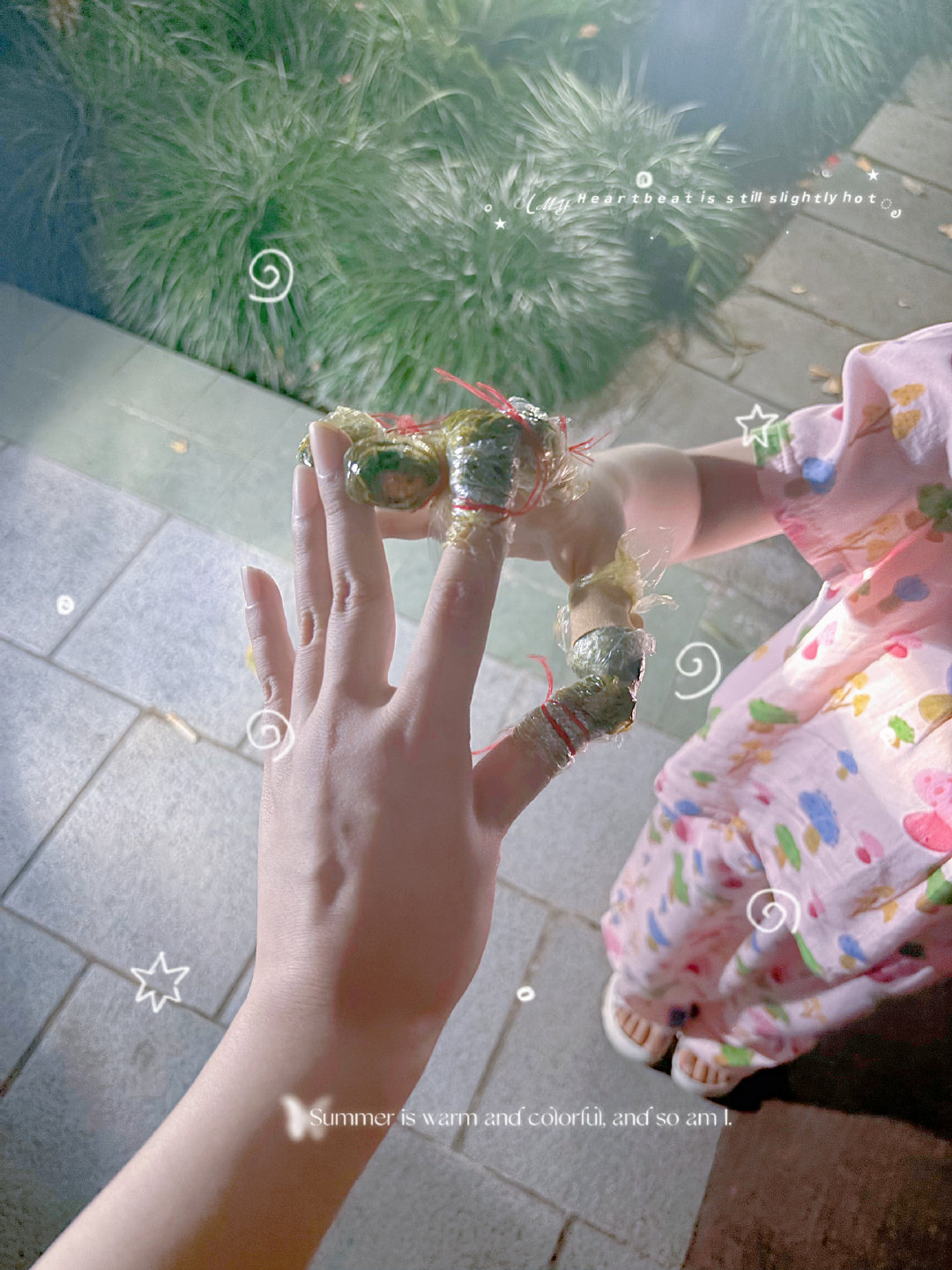 和小朋友重温了了童年记忆#凤仙花染指甲##指甲草##童年记忆# ​