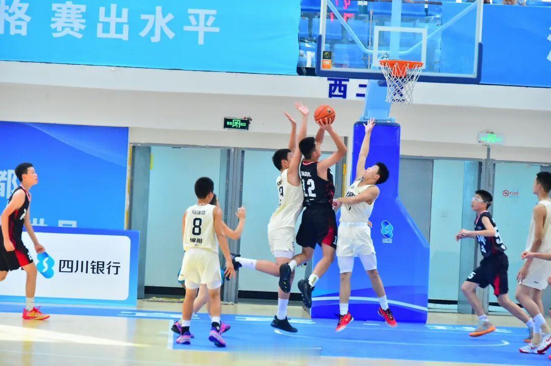 【省十五运丨成都包揽篮球比赛（男、女丙组）双冠！】7月7日，四川省第十...