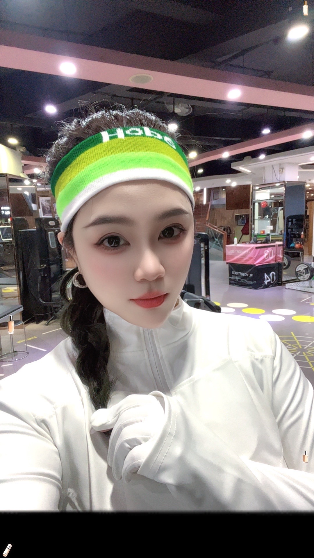 <p>运动风  穿搭穿搭  爱撸铁的小姐姐  日常生活  滤镜 <!-...