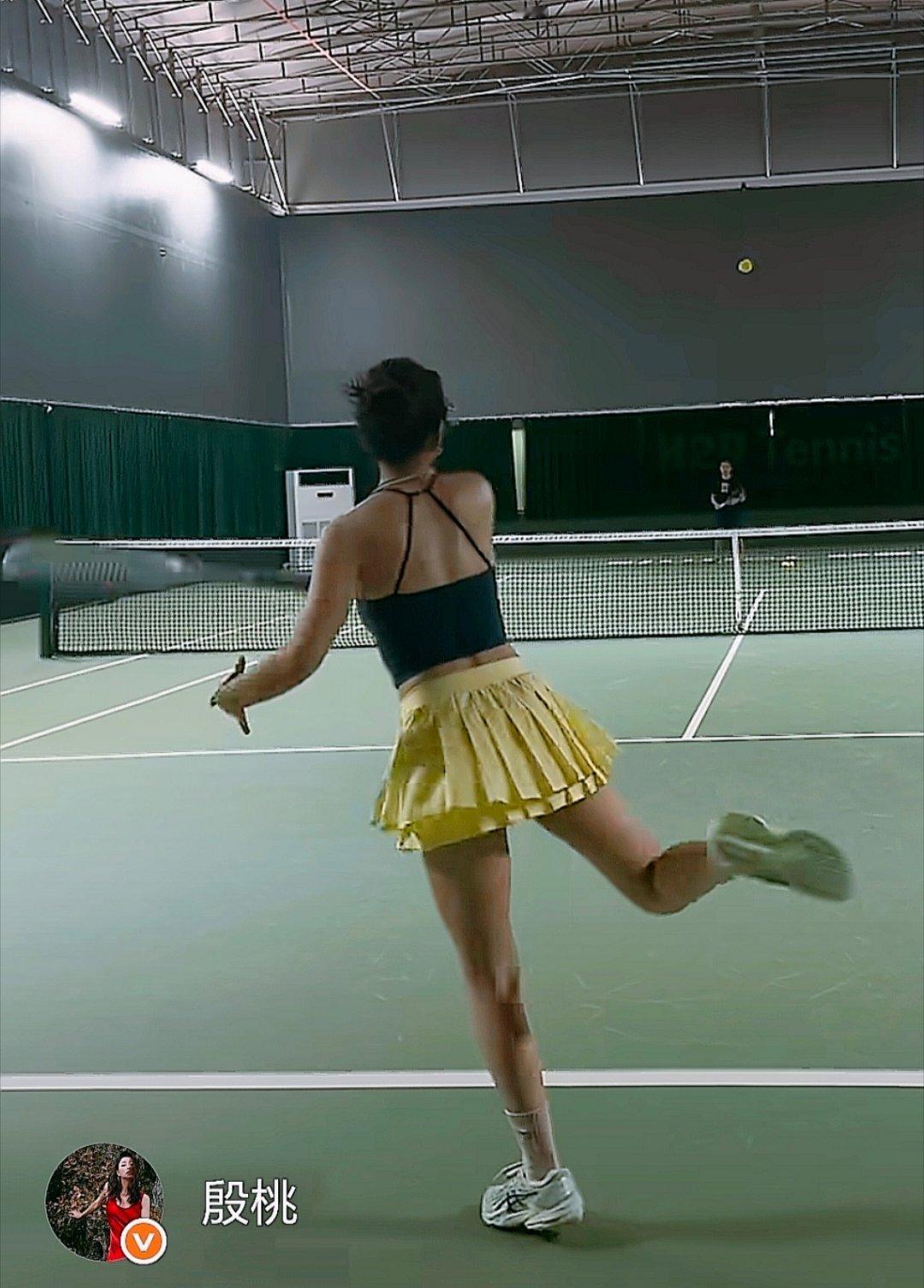 #殷桃[超话]# 
好球！球拍一挥 快乐起飞！ 🎾
[心][哈哈] ​
