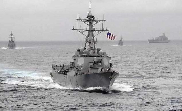 美国海军，被曝摊上大麻烦，这就是穷兵黩武的代价。美国海军因对伊朗军事行动陷入严重财政危机，被迫挪用人员薪酬和其他经费支付作战开销，导致工资账户出现缺口，非紧急维护工作被推迟。事出反常必有妖，难怪美军内部各种问题频出，厌战情绪很大，归根结底就是没钱了。