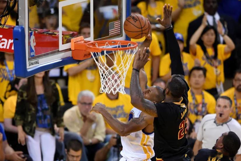 NBA｜续约悬念仍在！詹姆斯回顾骑士传奇生涯，回归流言持续发酵  目前...