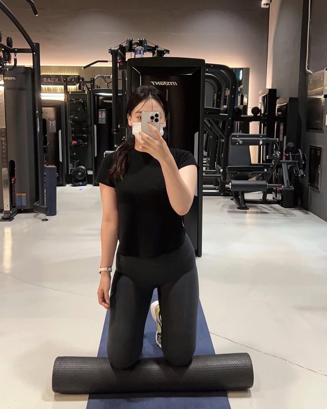 <p>爱健身的小姐姐 健身房日常 正常健身穿搭无不良价值观导向 <!-...