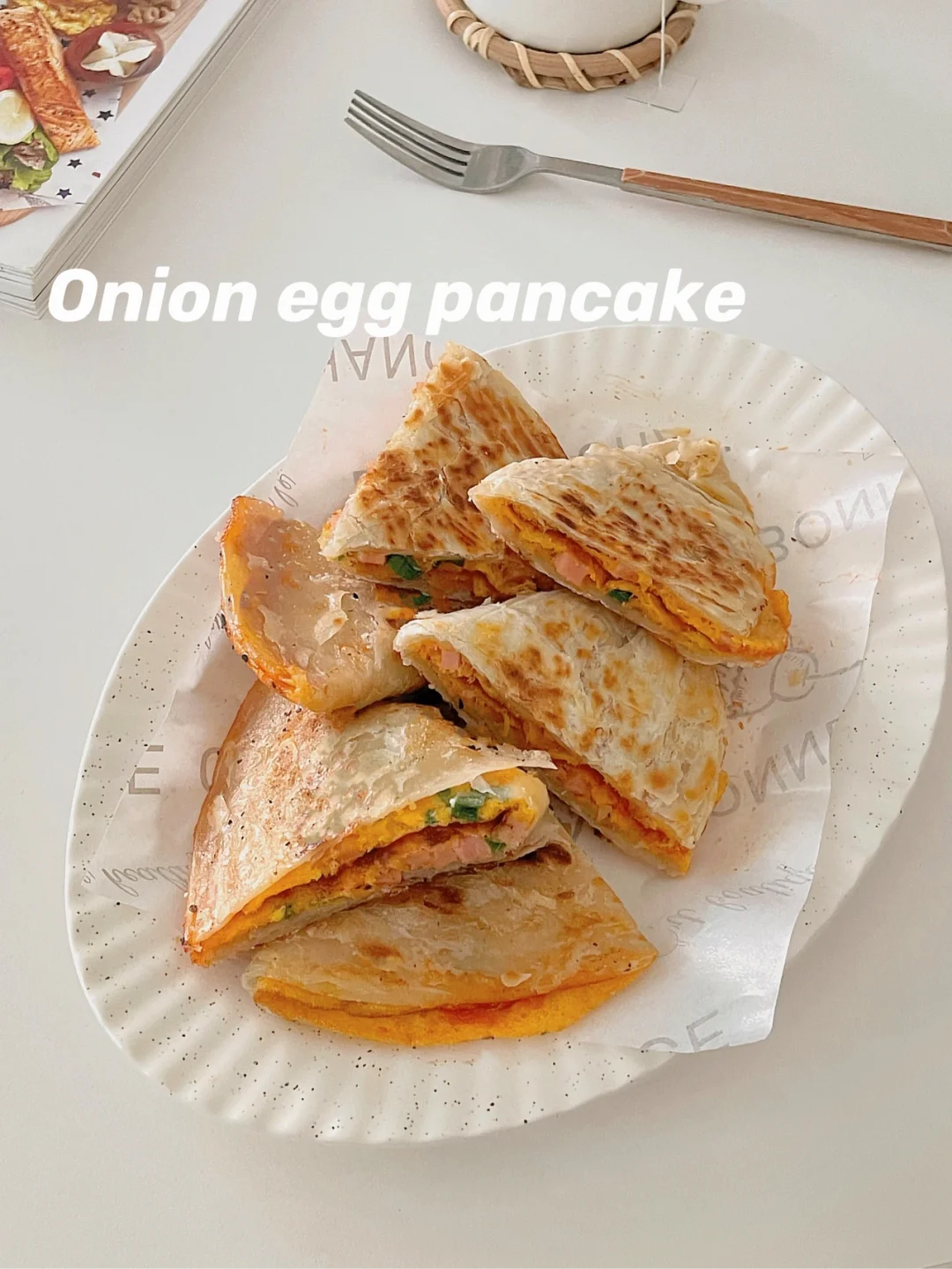 快手早餐｜香葱肉松鸡蛋饼❗️手抓饼新吃法
