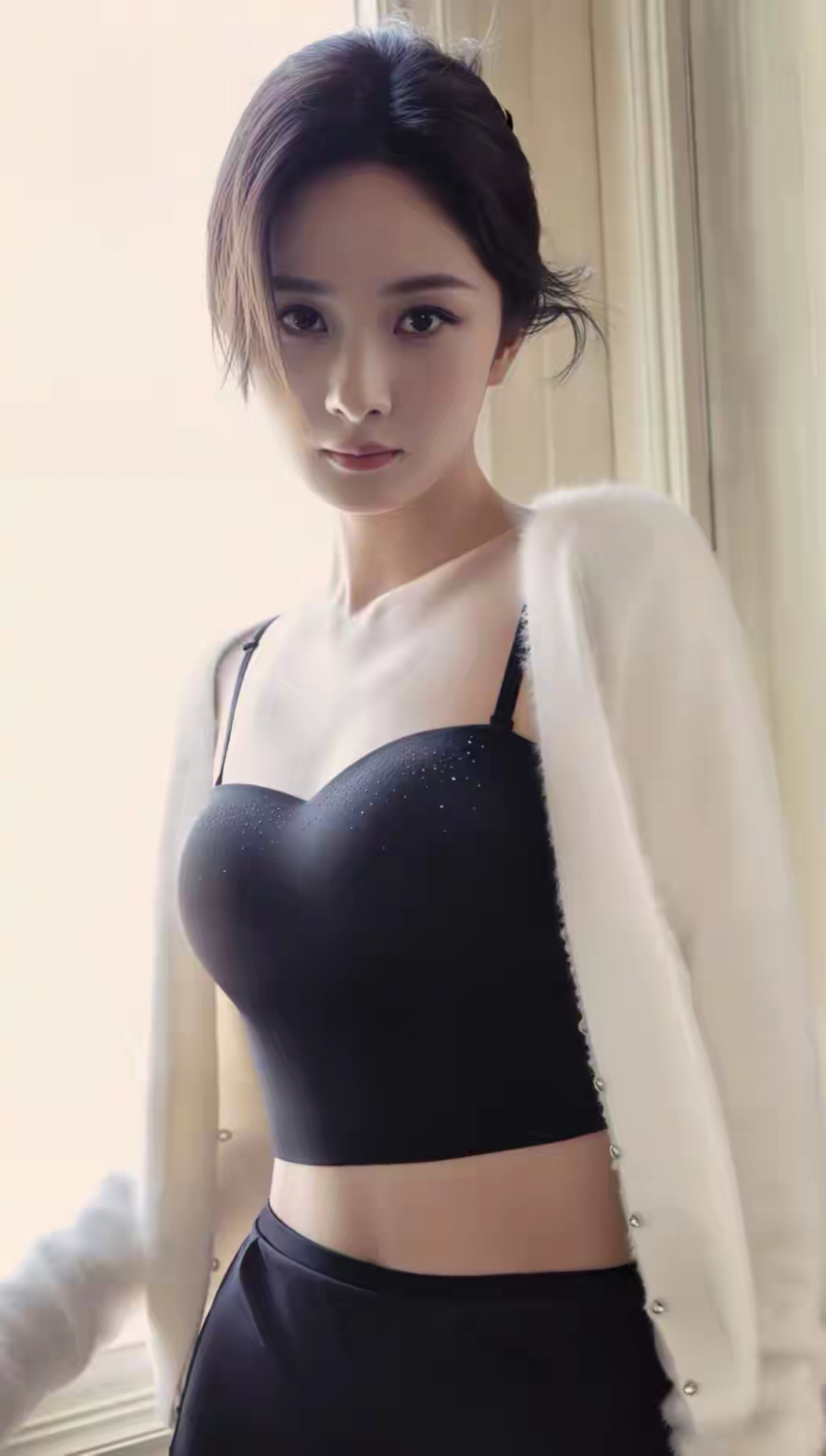 杨幂这身材实在在线！不仅性感丰满，颜值与实力并存的女神