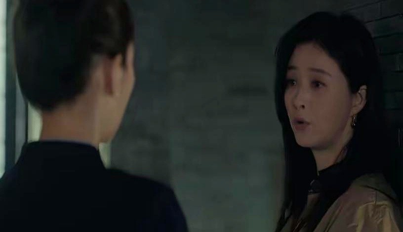 家庭里的“责任转嫁”仍在持续：长女苦苦撑起家庭，弟弟儿子反倒成为“依赖...