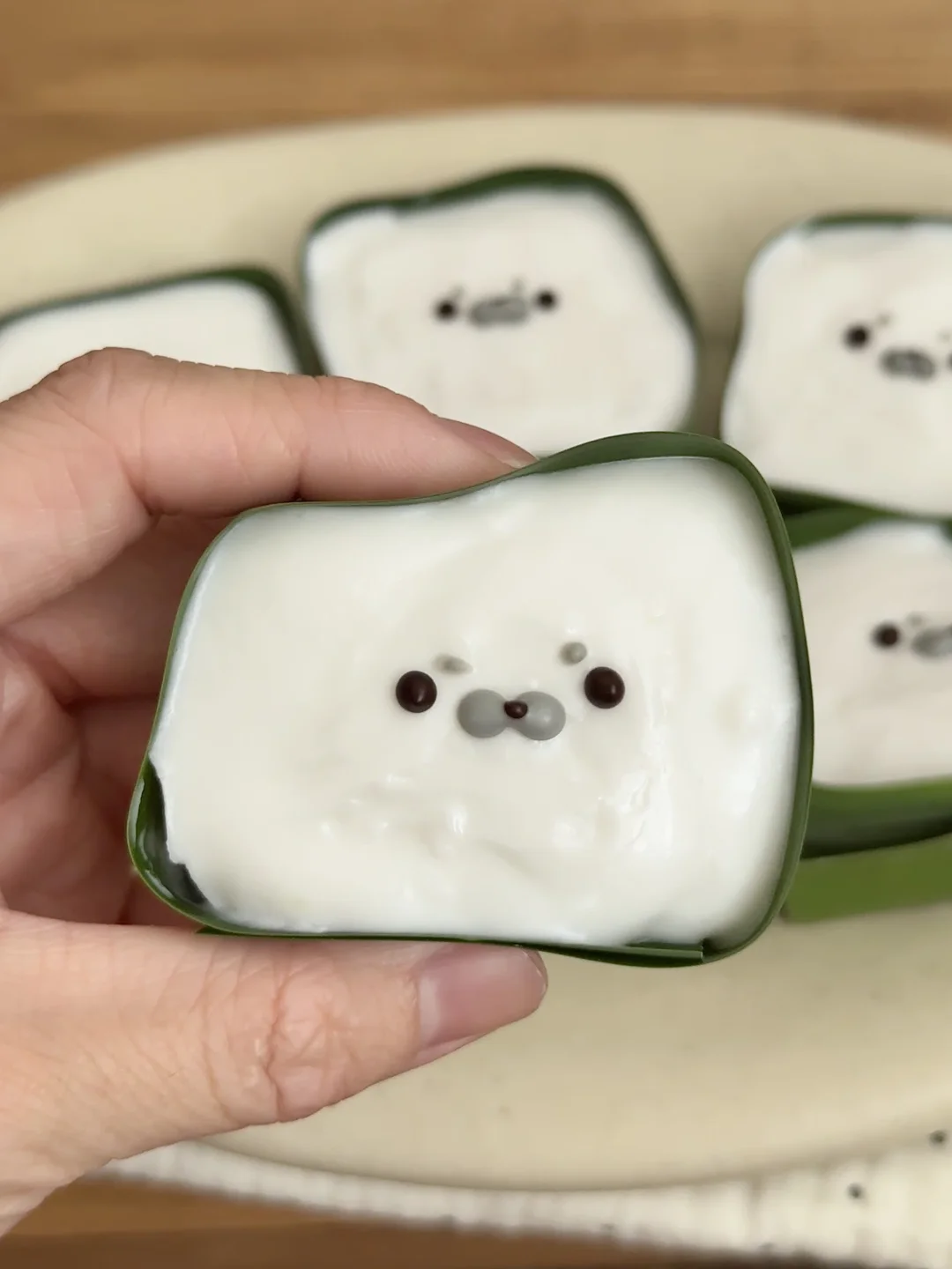 ૮(˶ᵔ ∞ ᵔ˶)ა小海豹椰奶西米糕🥥