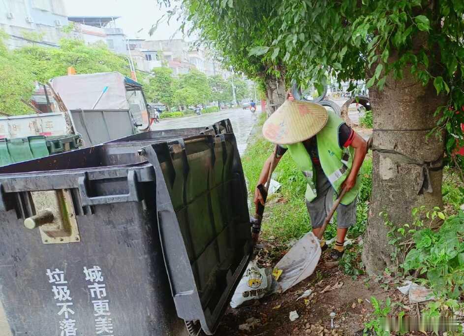 【福绵城管】深化爱国卫生运动 筑牢人居健康防线： ​