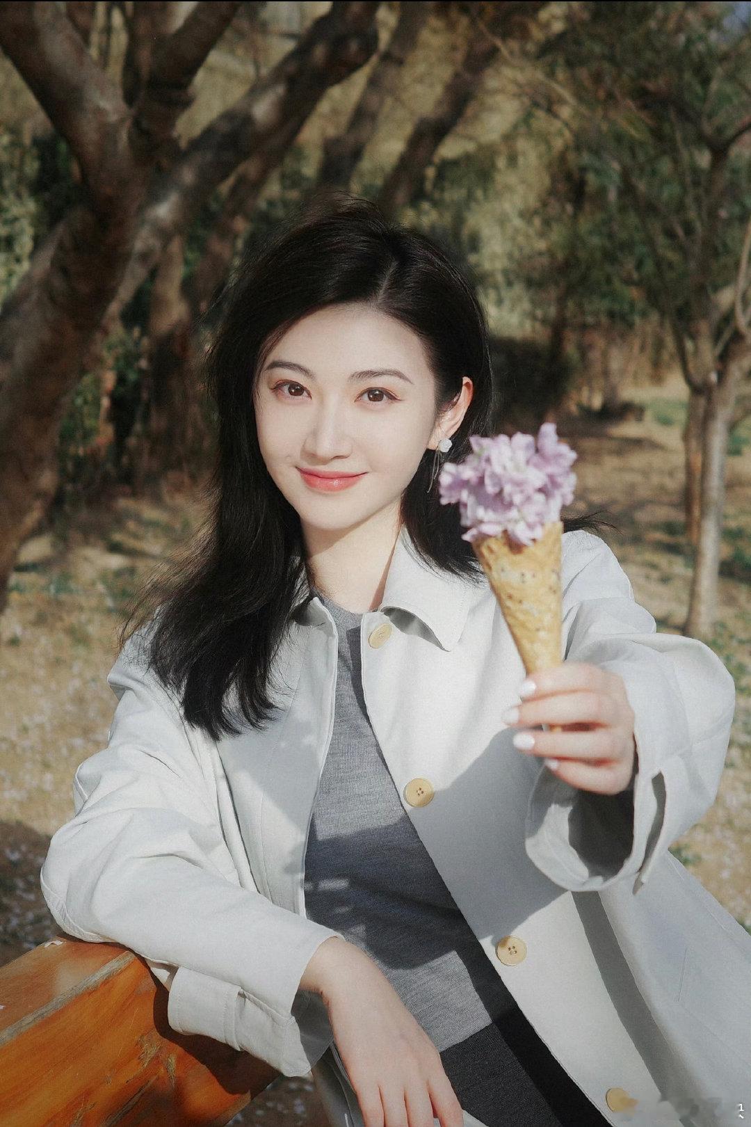 #景甜[超话]#🍦#景甜你是真的很不错#🍦#景甜孟千姿# 

寄出心里的信 将目的地设在你心中
甜 早安

​