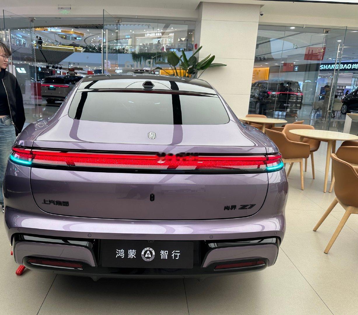 去趟万达看见三辆爱车 还是小米最帅  ​