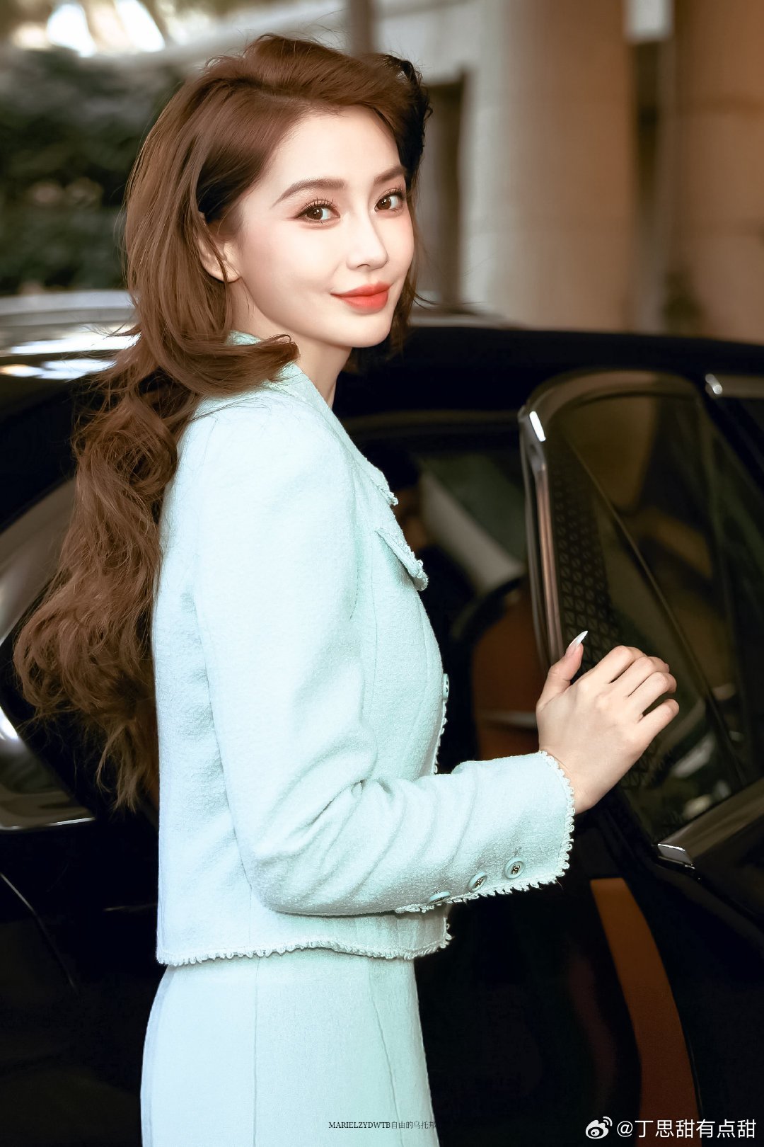 #angelababy[超话]#yy#杨颖张殷殷# 

"窗外有风景笔下有前途希望每一笔绘画都是澄清的未来"

​