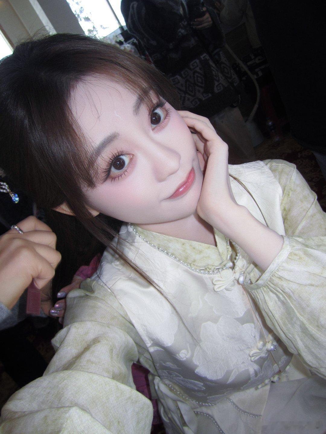 #祝绪丹[超话]# zxd#祝绪丹宋一汀#zxd #祝绪丹书卷一梦#

我把秘密告诉风，风会帮我传到你耳边吗

​
