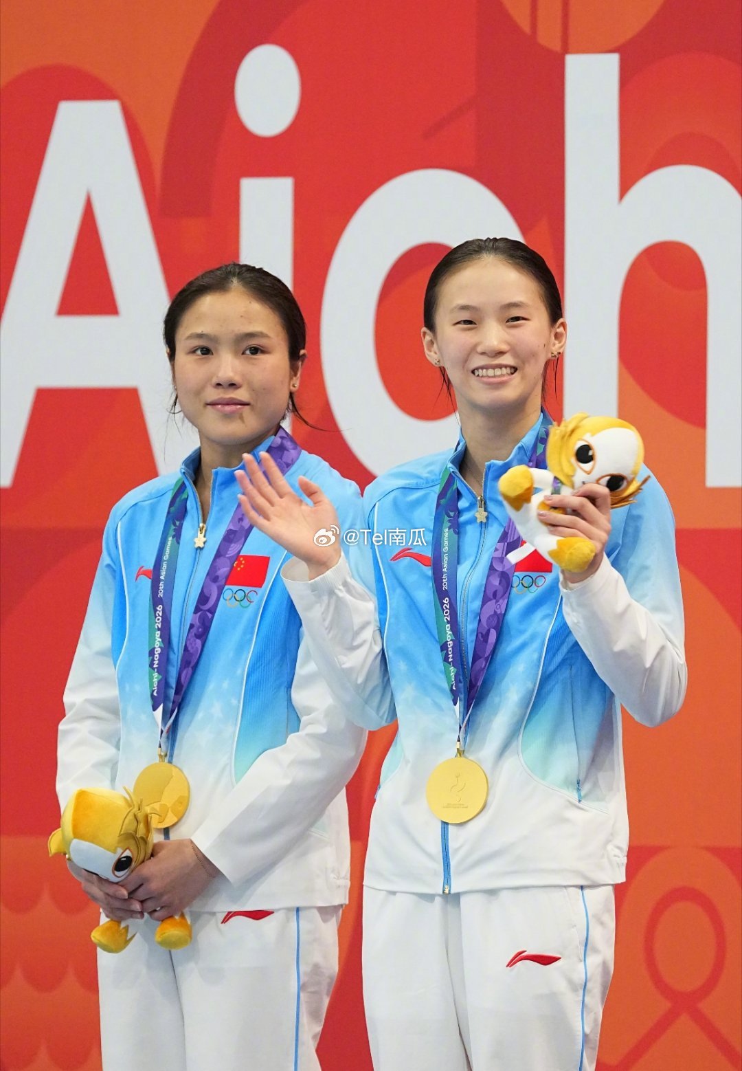 #陈芋汐 稳定发挥#
在爱知·名古屋亚运会女子双人10米台决赛中，陈芋汐搭档卢为顺利摘金。新华社评价这套动作行云流水，起跳有力、姿态舒展、水花几乎看不见，配合默契，堪称教科书级别。陈芋汐自己则说发挥正常，把训练水平都展现出来了，但也坦承训练状态还没到巅峰，细节还得继续打磨。

心态上她明 ​