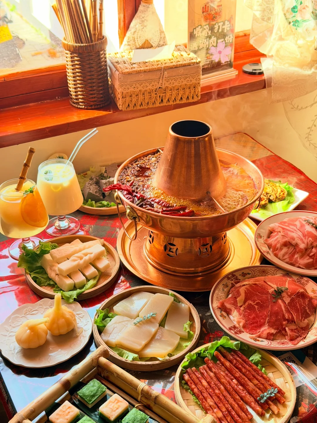 又来吃了！威海里口山氛围感火锅店！