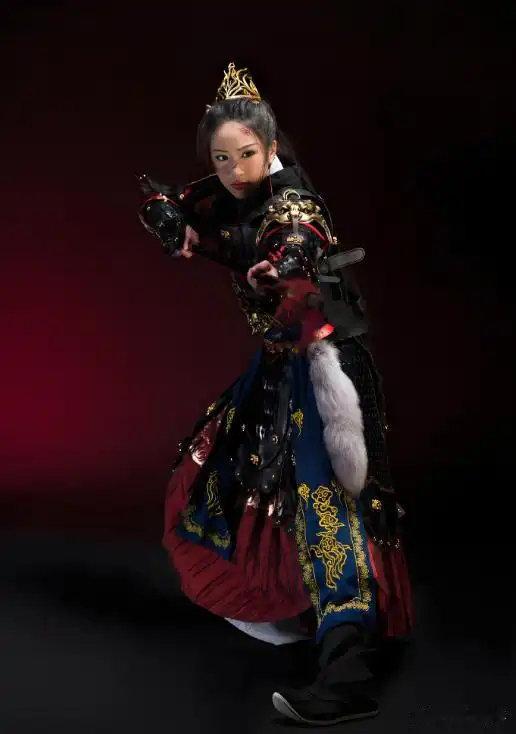 吴尊，高调发文！9月21日吴尊一口气晒出来8张女儿身穿婚服的照片，发文NeiNei穿婚服, 我不担心啦，要担心的是她另一半 ​