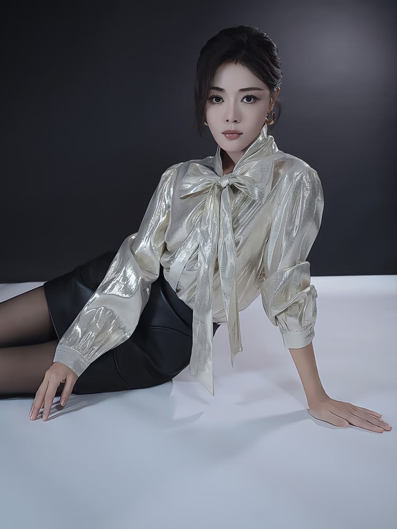 黑丝美腿邓家佳：灵动甜妹