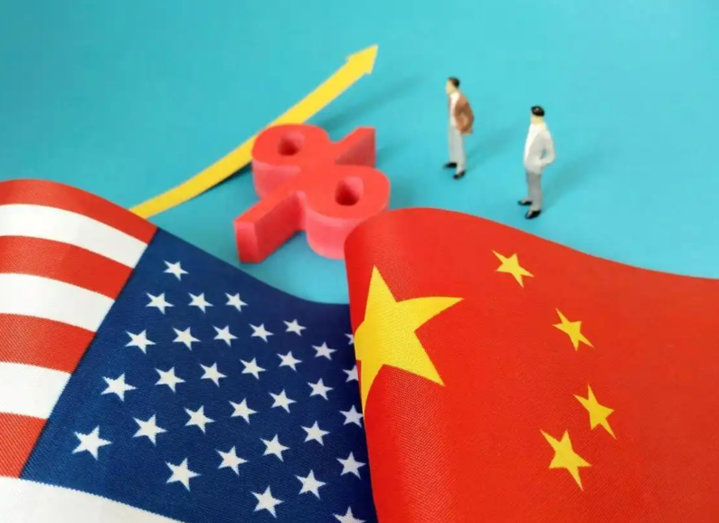中美博弈已经来到了最重要的时刻！可以说是生死存亡了。假如我们输了，未来的一百年将再无可能，可一旦赢了，未来的一百年，甚至更长时间，我们的发展将不会再有国家来打压我们了，我们人民的幸福生活指日可待。

中美博弈走到今天这一步，不是一天两天的事，往回看，中美有过一段合作期。

那时候我们主打服装、玩具这