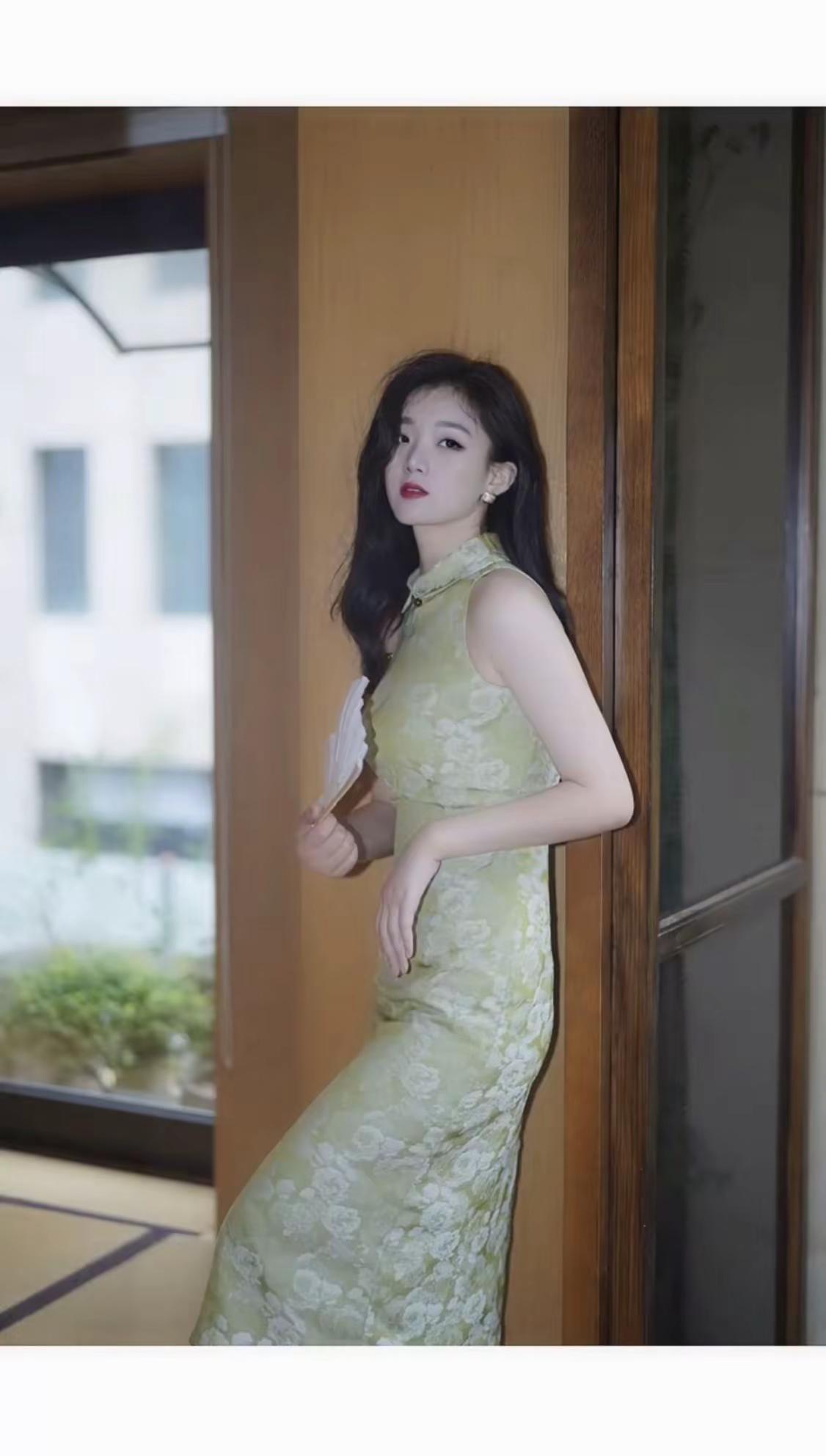 “ 我爱大风和烈酒        也爱孤独和自由.”