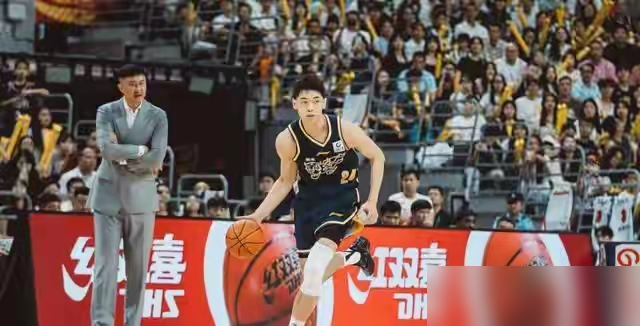 42分惨败，山西主场上万球迷对着徐杰高喊“晚安”，杜锋赛后只说了两个字...