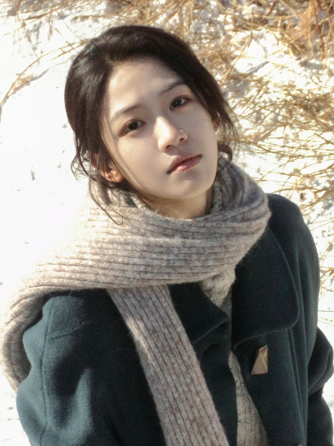 向涵之演女主不火，演配角却次次出圈，《余红旧事》里她神似汤唯，演技实在太惊艳 ​