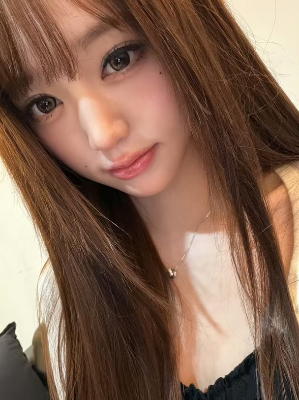 久违的三连拍刘海郑妮妮🥺