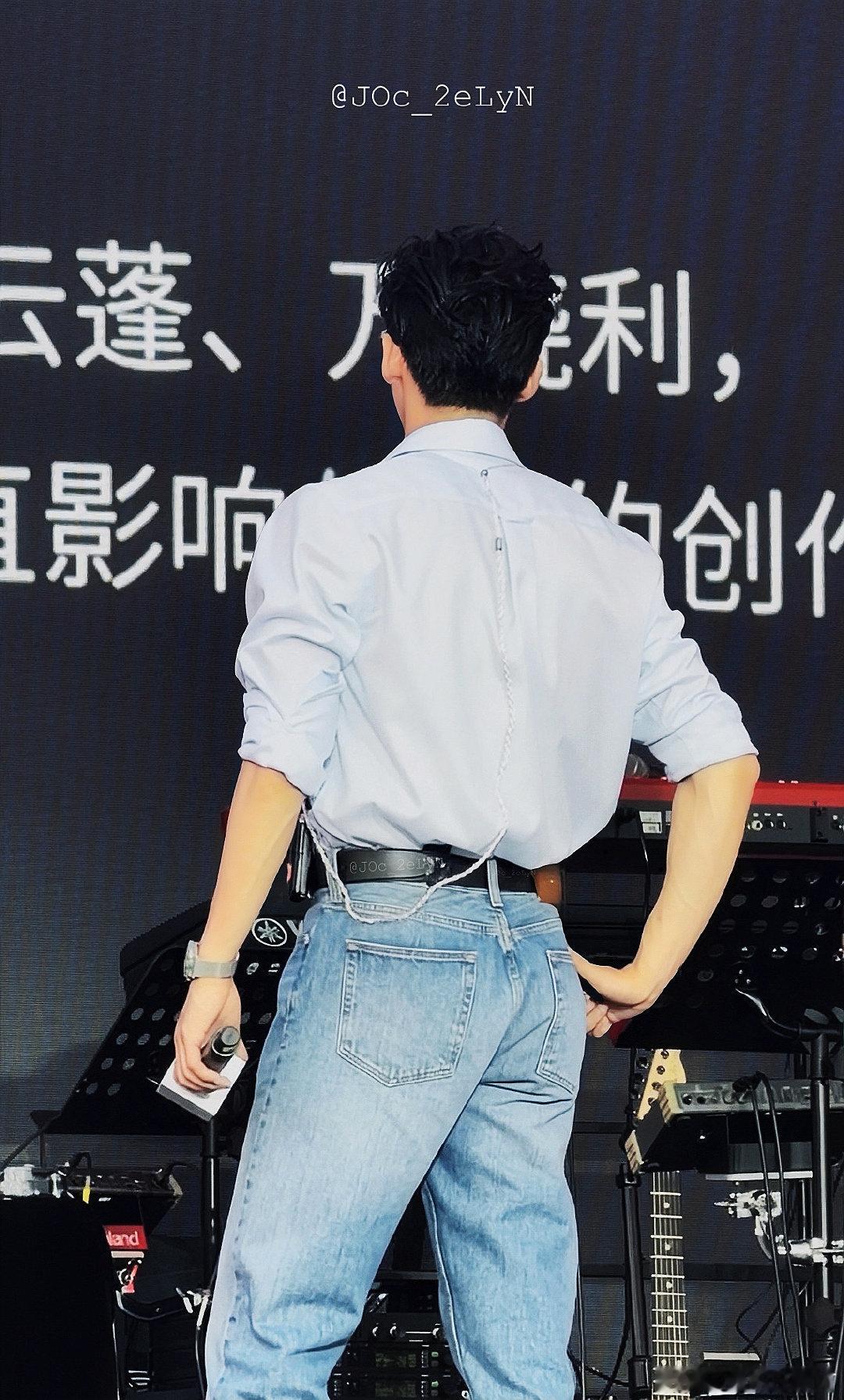 #于适yosh[超话]#  
“💙🤍❤️·上天入地我再也找不到比你更可爱的男孩”​