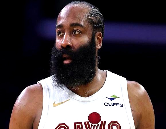 全网都在吹猛龙的锋线大队，这事儿真的有点夸张了。    魔术队2-1领...