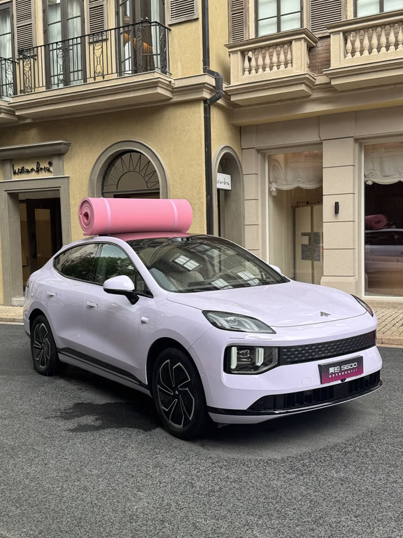 昊铂S600十月这个价格还不冲吗！💥
🚗内部优惠明细：
1.置换补贴：10000元厂家置换；广汽老车主额外再加2000元[买爆R]
2.国补10000，现金优惠10000[买爆R]
3.免费升级：15000元个性化外观内饰配置
4.辅助.驾驶礼包：赠送32000元高阶辅助.驾驶包
5.补能礼：6000元原厂充电桩+免费安装
6.流量权益：5年免费娱乐流量
7.质保保障：首任三电终身质保，整车6年15万公里
8.用车政策：广汽三担责全周期售后保障
❤️动的宝子可以丝我拿一份优惠政策和报价哦～#新能源汽车 #年轻人的纯电车 #新车推荐 #昊铂s600 #广汽昊铂 #值得入手的新车 #未来驾驶体验 #适合全家出行的车 #豪华SUV #SUV推荐