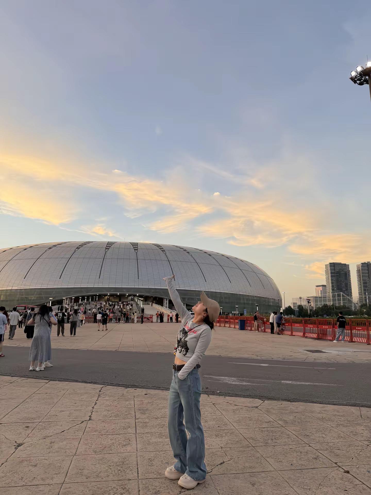 坐标天津，王力宏又把我遣送到山顶了⛰️！但是观看效果相当棒！王力宏演唱会