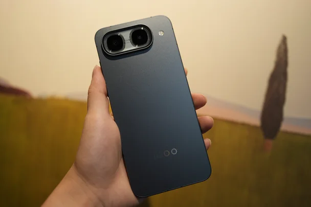 iQOO Neo11至尊版越用越顺眼
